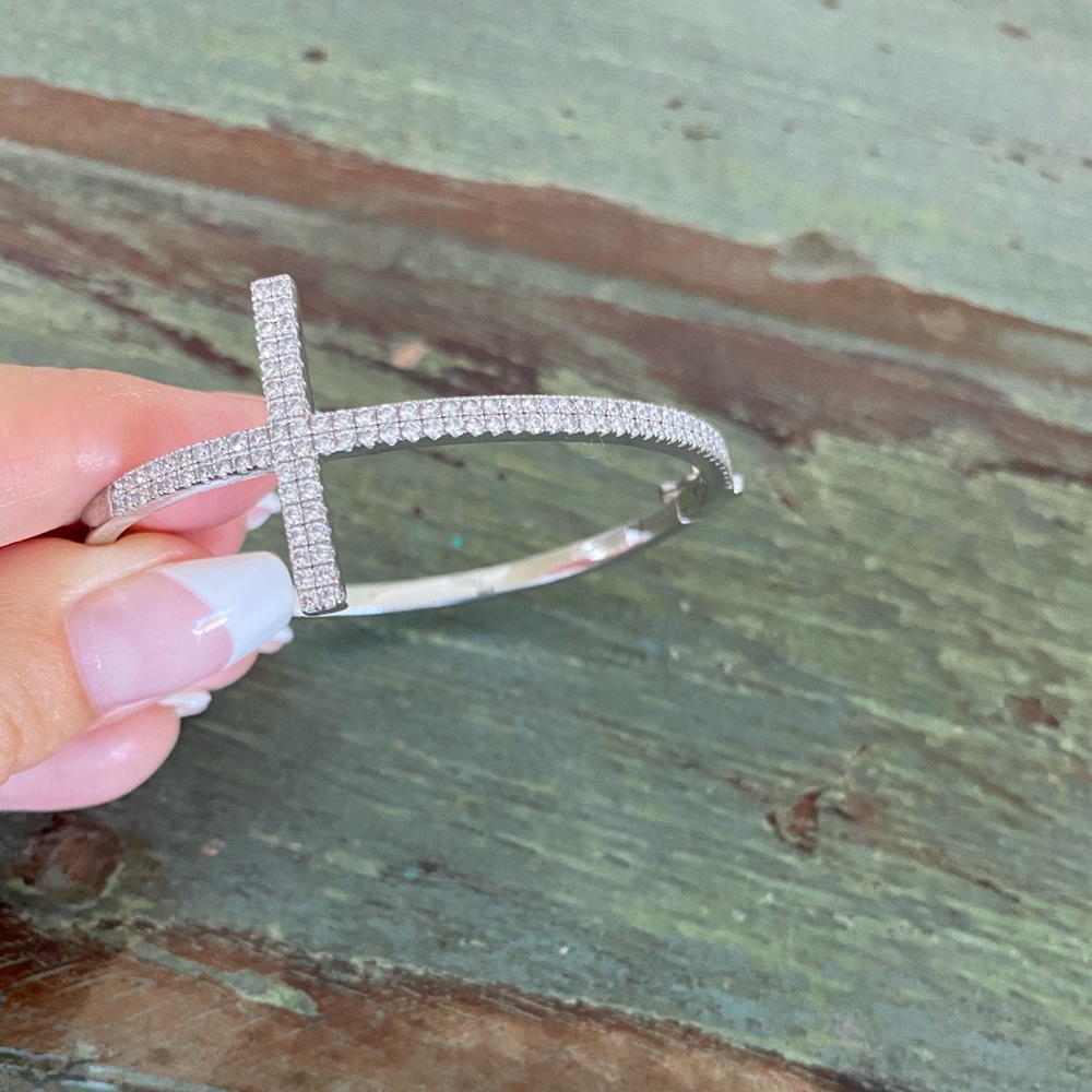 Cross bracelet